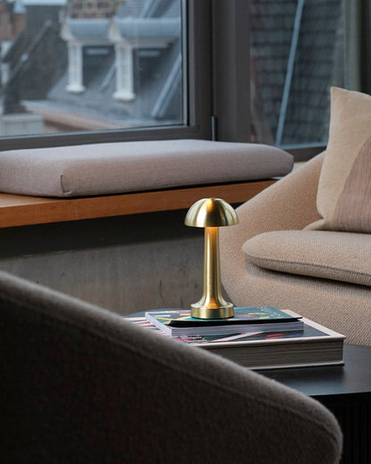 Stugonia Nuvé Masa Lambası