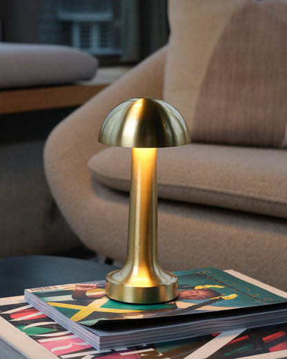 Stugonia Nuvé Masa Lambası